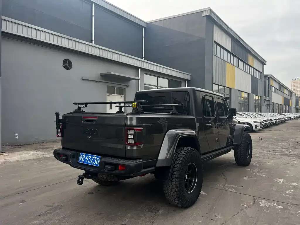 Jeep Gladiator 2023 из CN, фото 8