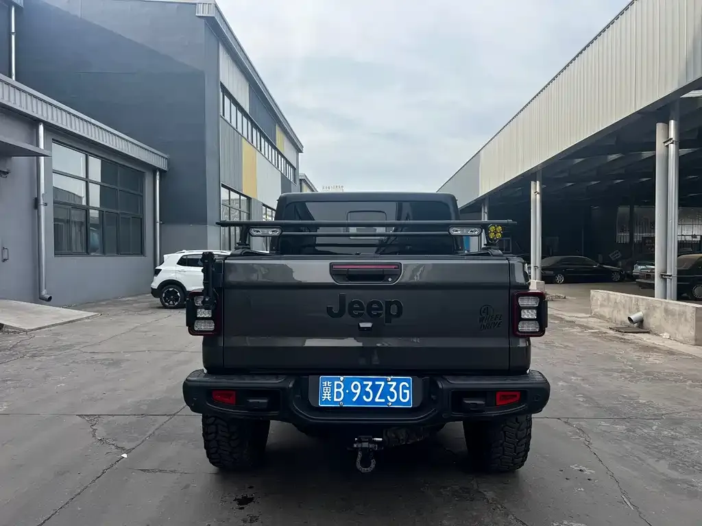 Jeep Gladiator 2023 из CN, фото 4