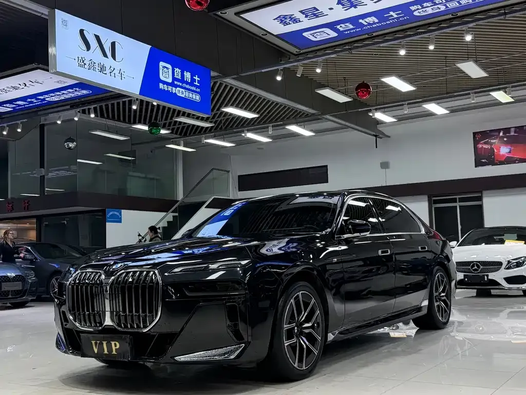 BMW 7 Series 2024 из CN, фото 1