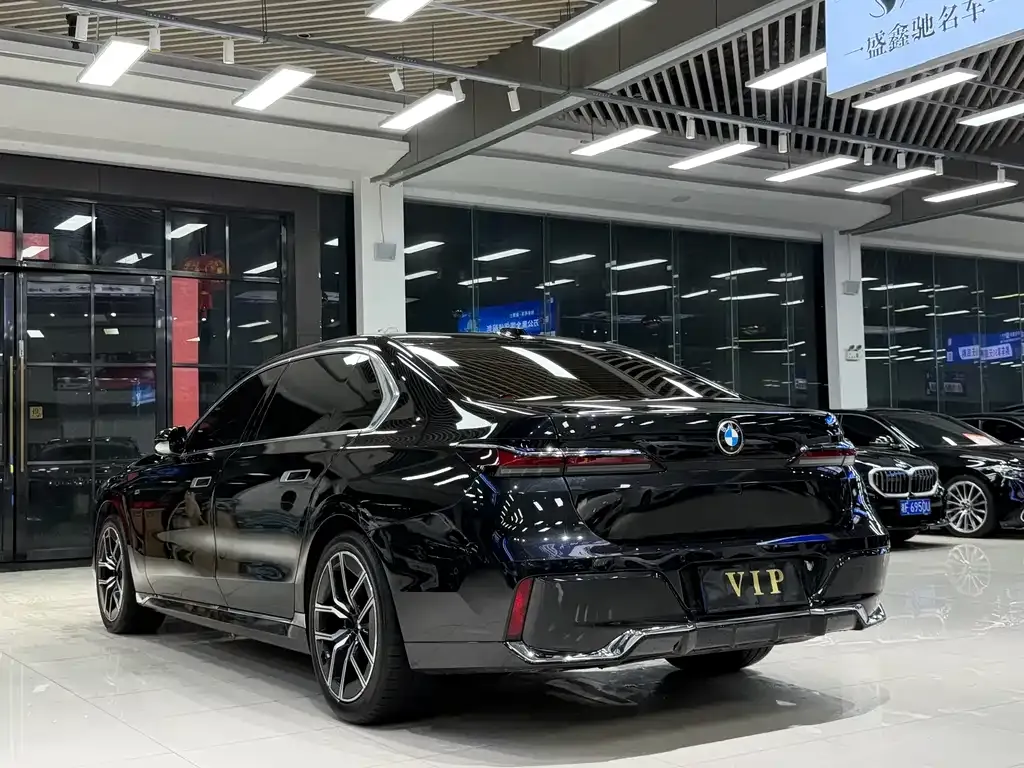 BMW 7 Series 2024 из CN, фото 3