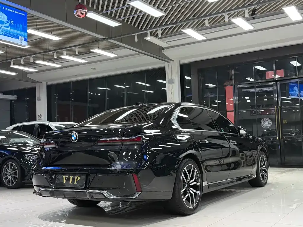 BMW 7 Series 2024 из CN, фото 2