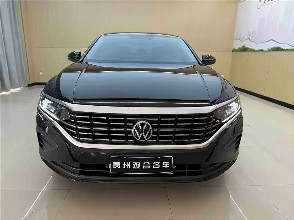 Volkswagen Passat — фото 1