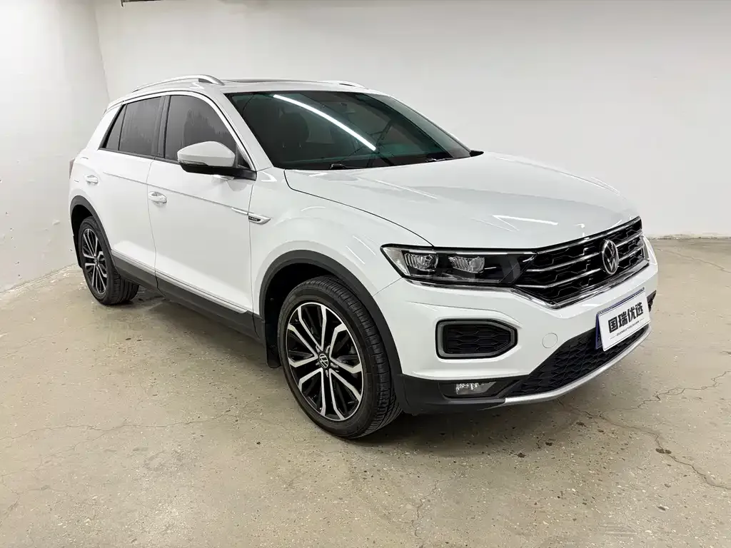 Volkswagen T-Roc — фото 6