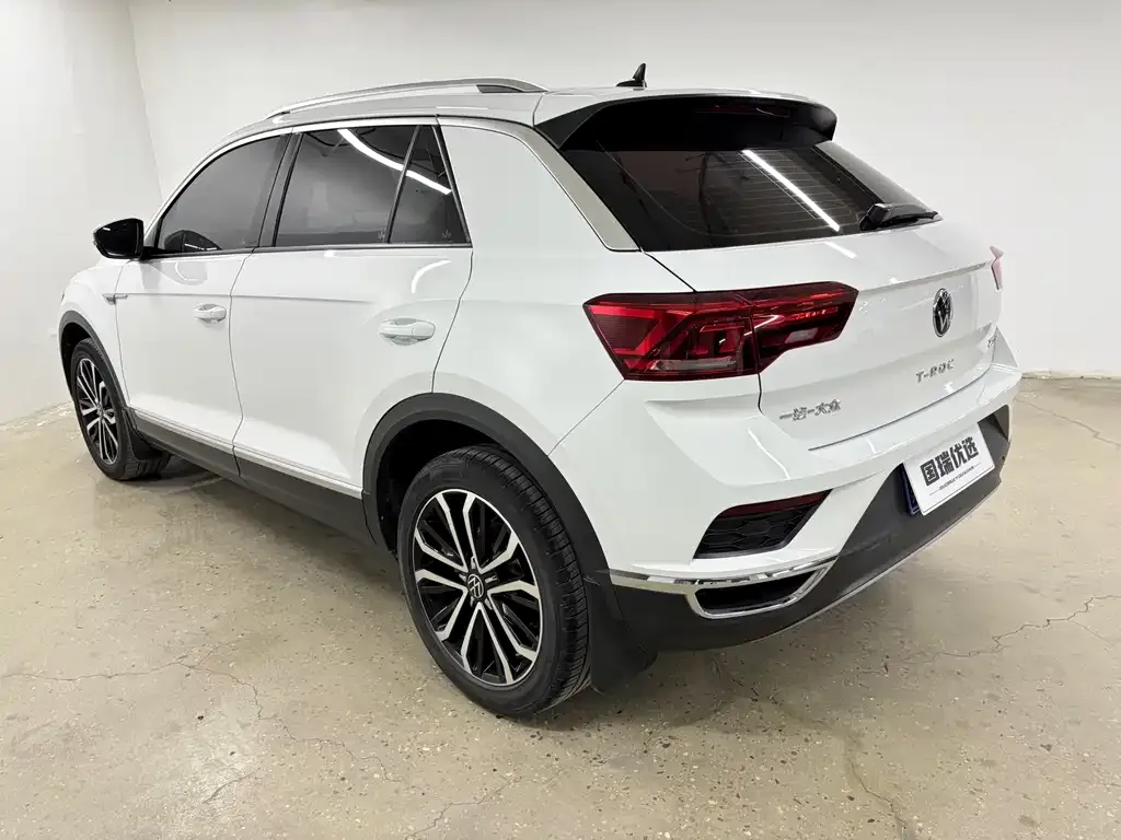 Volkswagen T-Roc — фото 4
