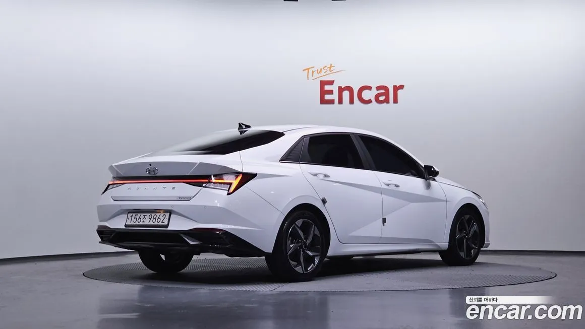 Hyundai AVANTE — фото 3