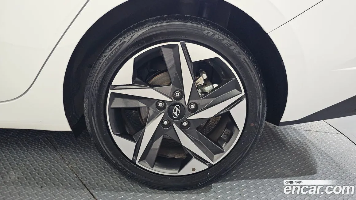 Hyundai AVANTE — фото 2