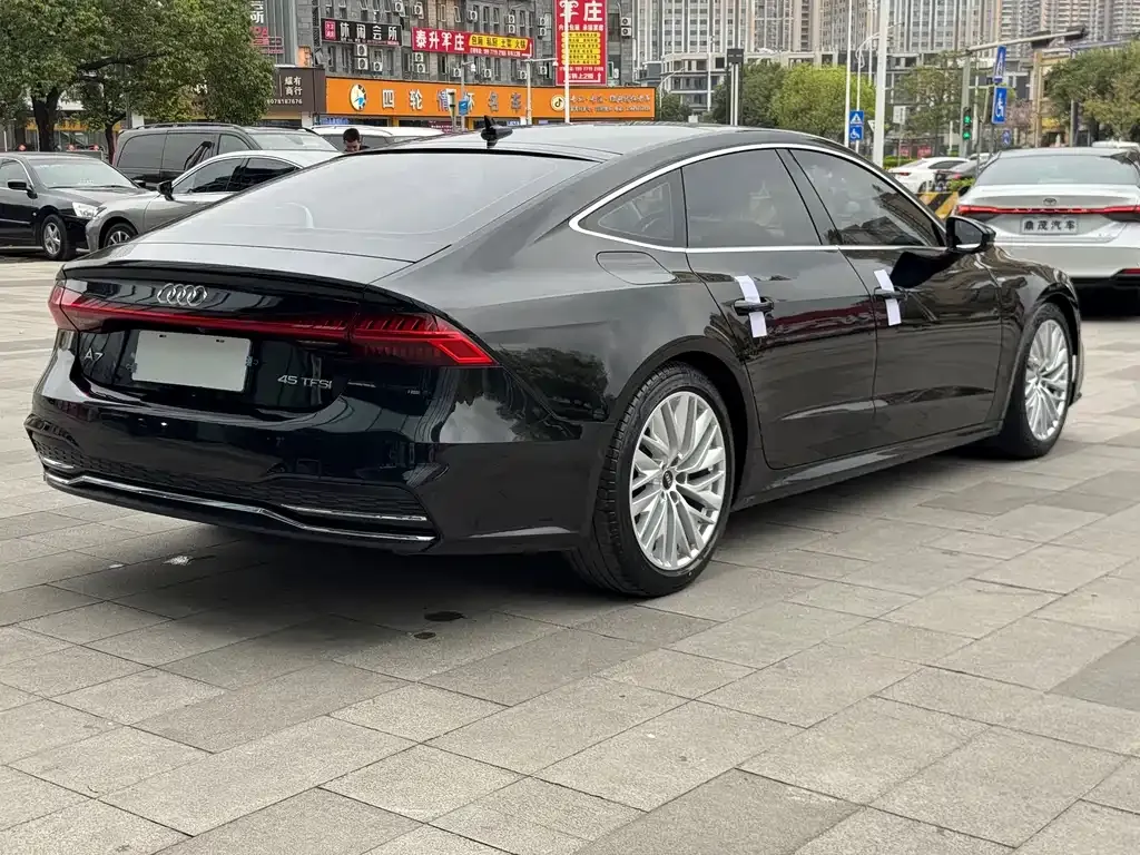 Audi A7 2021 из CN, фото 10