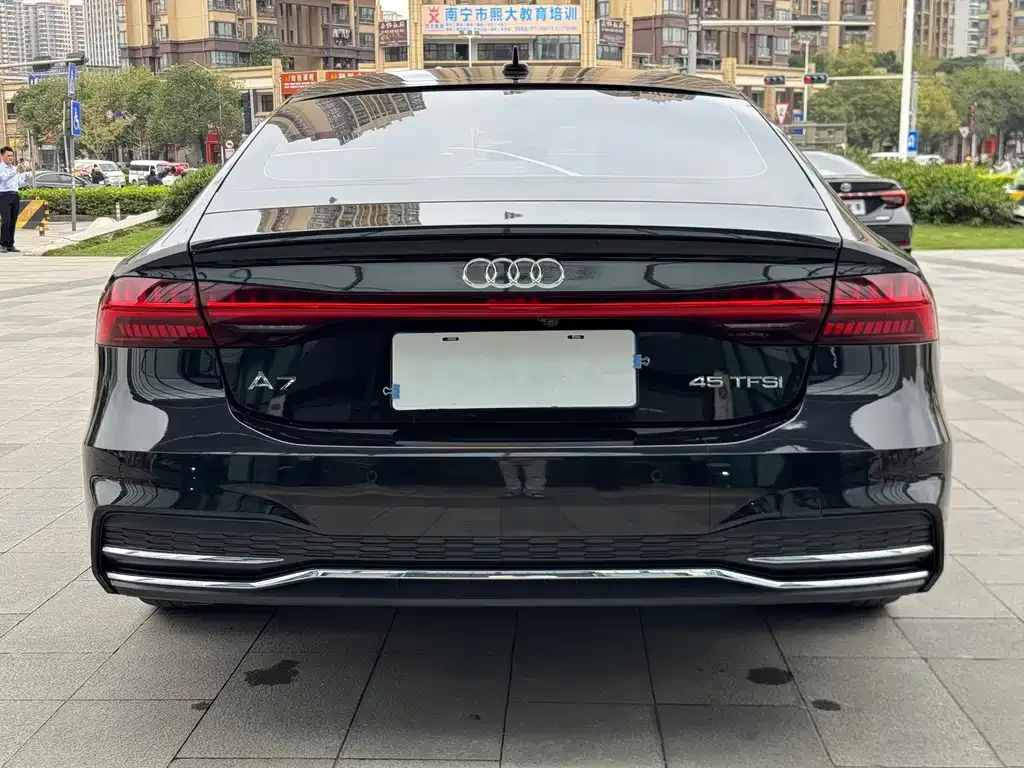 Audi A7 2021 из CN, фото 6