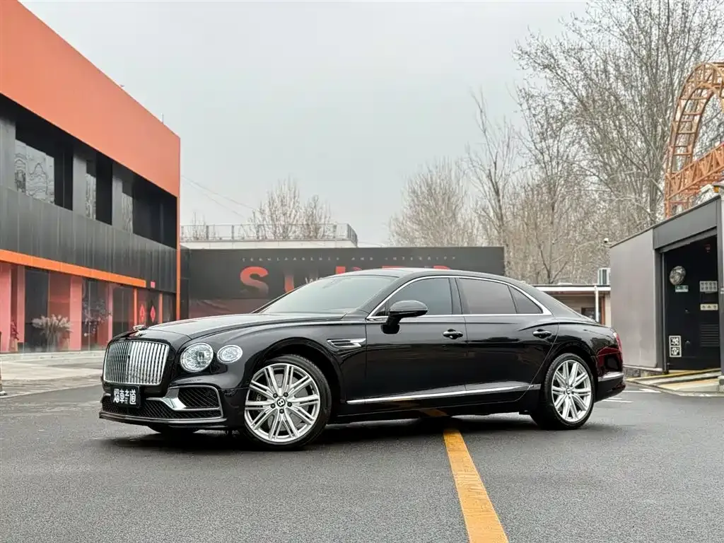 Bentley Flying Spur 2023 из CN, фото 1