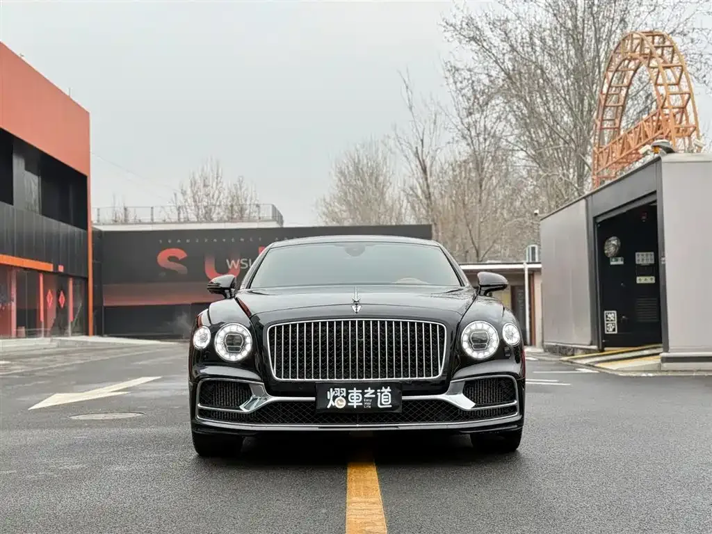 Bentley Flying Spur 2023 из CN, фото 10