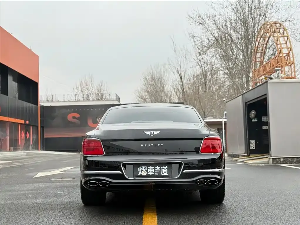 Bentley Flying Spur 2023 из CN, фото 2