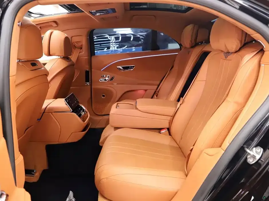 Bentley Flying Spur 2023 из CN, фото 7