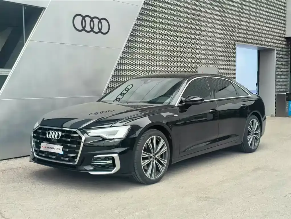 Audi A6L — фото 1