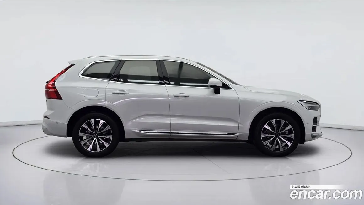 Volvo XC60 — фото 8