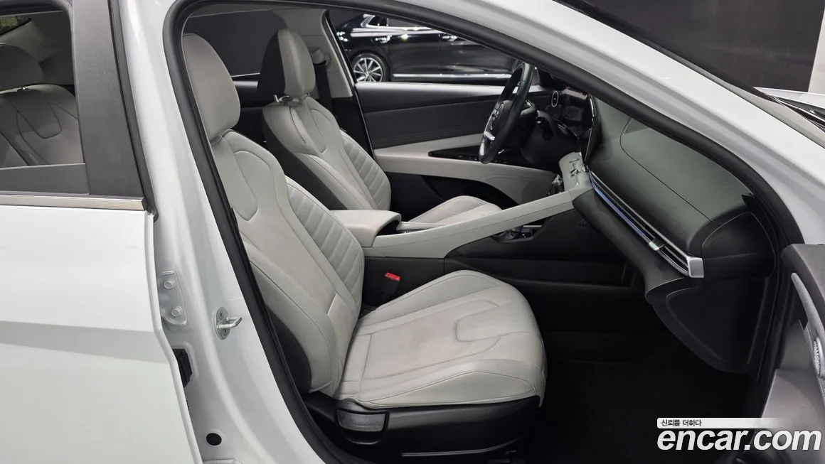 Hyundai AVANTE — фото 2