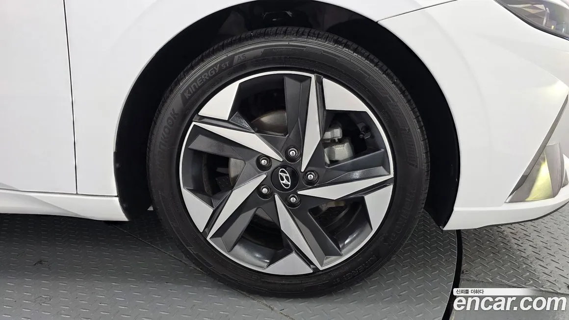 Hyundai AVANTE — фото 9