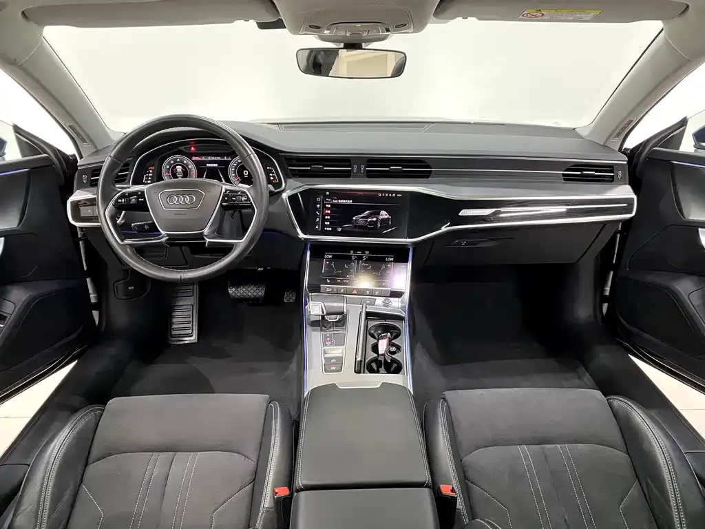 Audi A7L 2023 из CN, фото 10