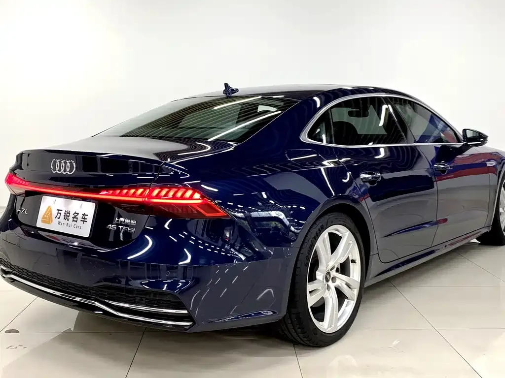 Audi A7L 2023 из CN, фото 3