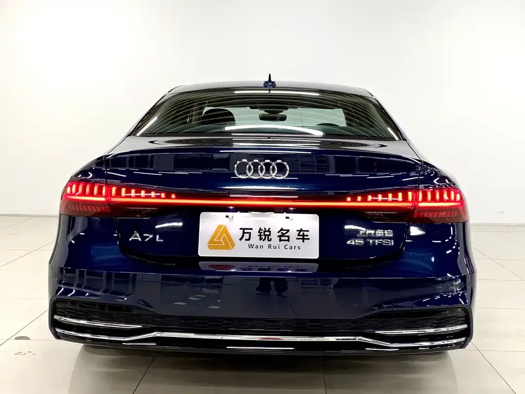 Audi A7L 2023 из CN, фото 2