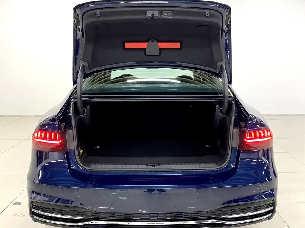 Audi A7L 2023 из CN, фото 7