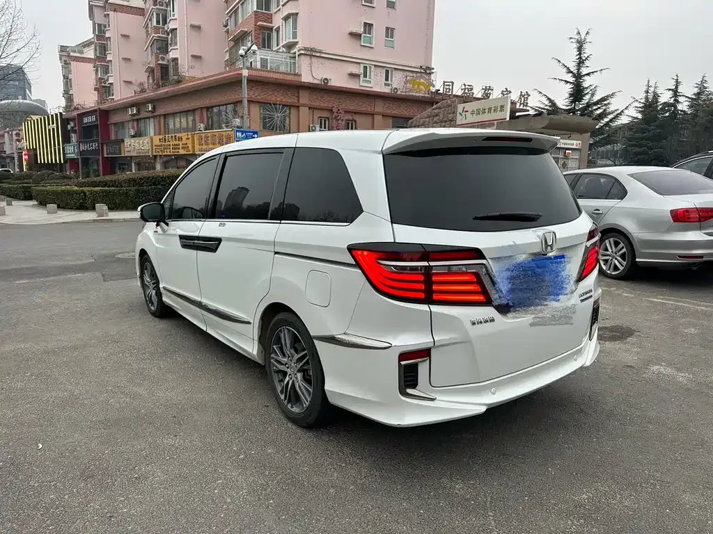 Honda Elysion 2021 из CN, фото 7