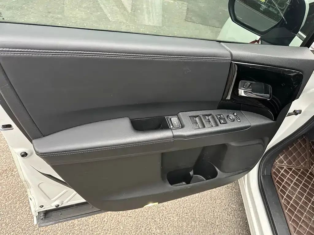 Honda Elysion 2021 из CN, фото 3
