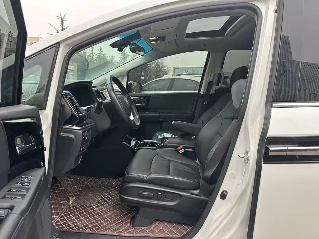 Honda Elysion 2021 из CN, фото 8