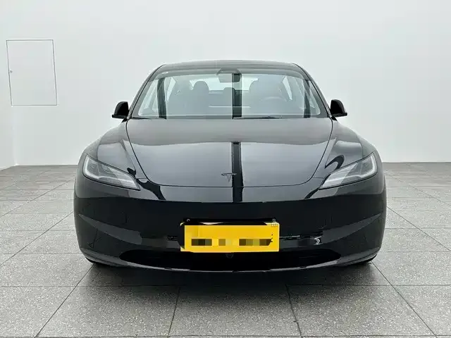 Tesla Model 3 — фото 4