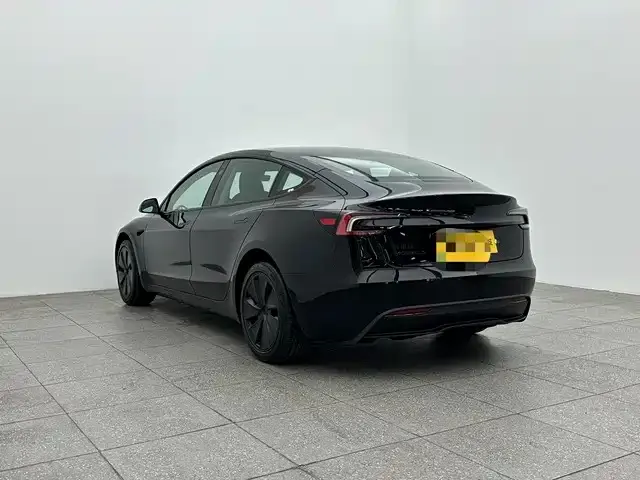 Tesla Model 3 — фото 2