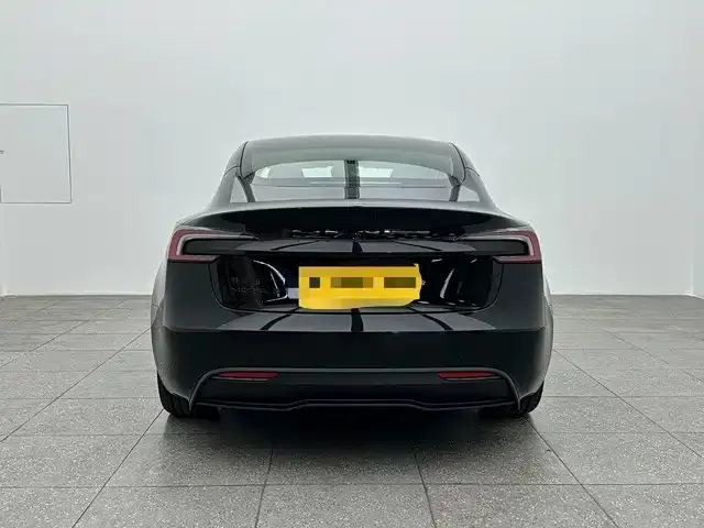 Tesla Model 3 — фото 9