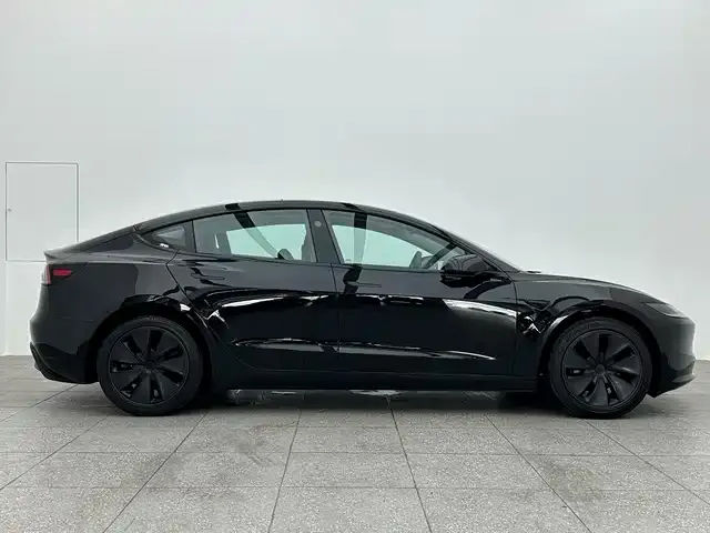 Tesla Model 3 — фото 6