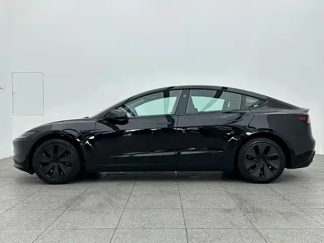 Tesla Model 3 — фото 8