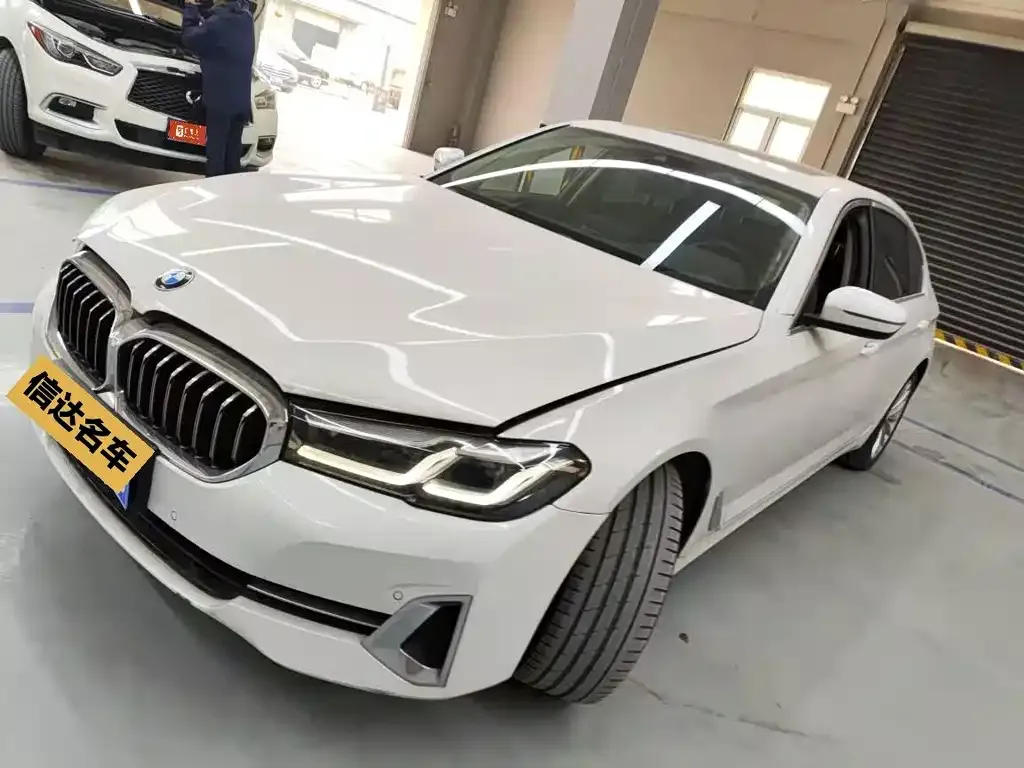 BMW 5 Series — фото 1