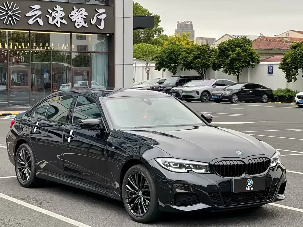 BMW 3 Series 2021 из CN, фото 1