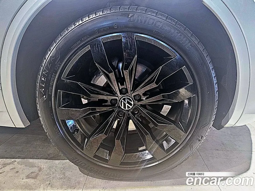 Volkswagen Touareg 2023 из KR, фото 8