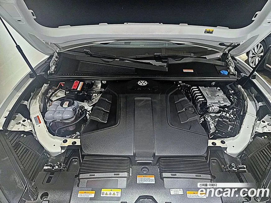 Volkswagen Touareg 2023 из KR, фото 10