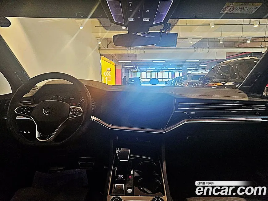 Volkswagen Touareg 2023 из KR, фото 2
