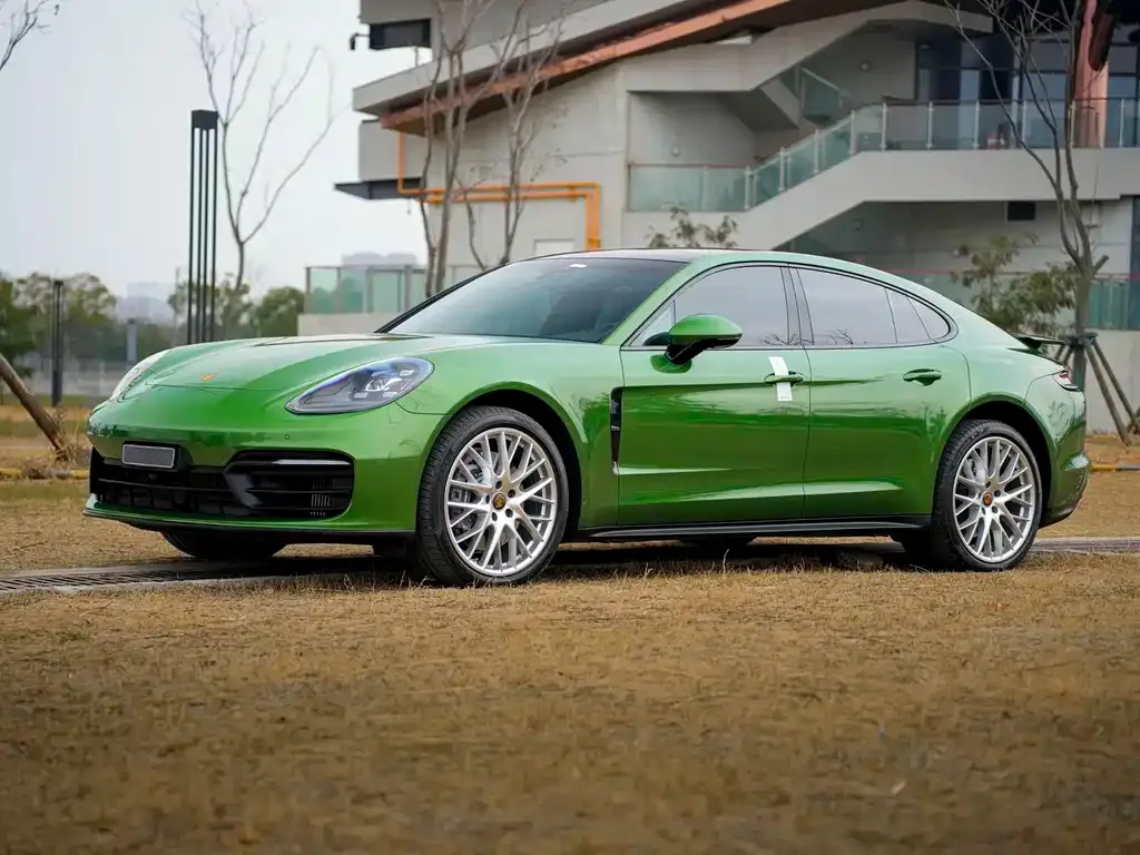 Porsche Panamera — фото 1