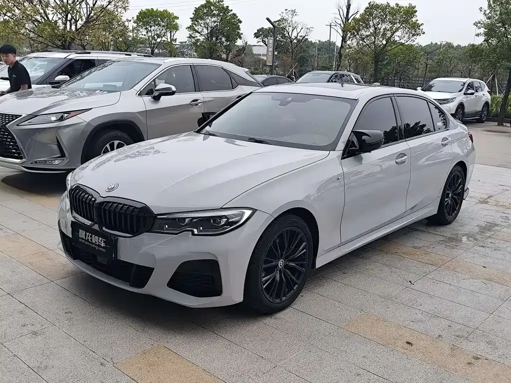 BMW 3 Series — фото 1
