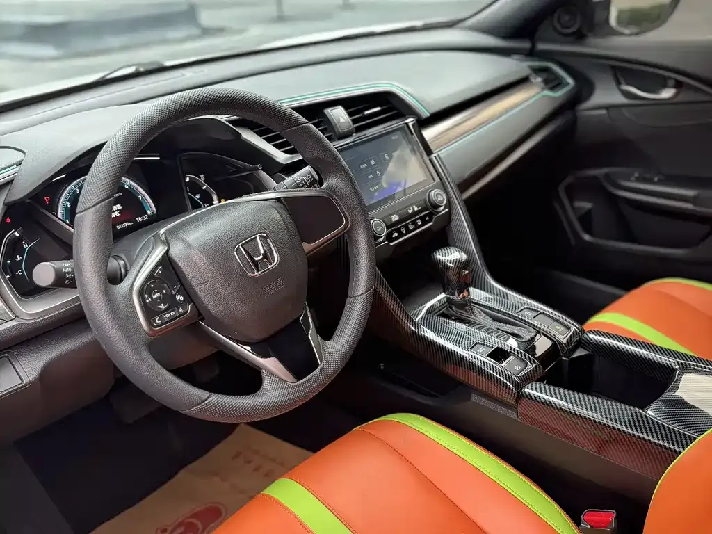 Honda Civic — фото 7
