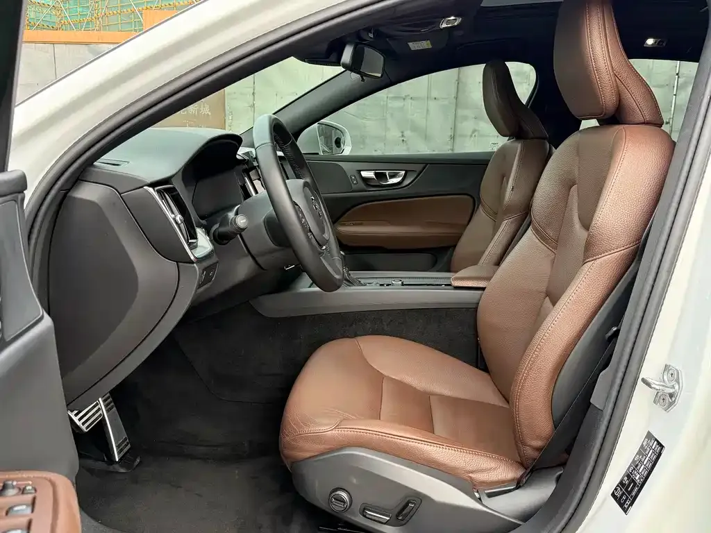 Volvo S60 — фото 4