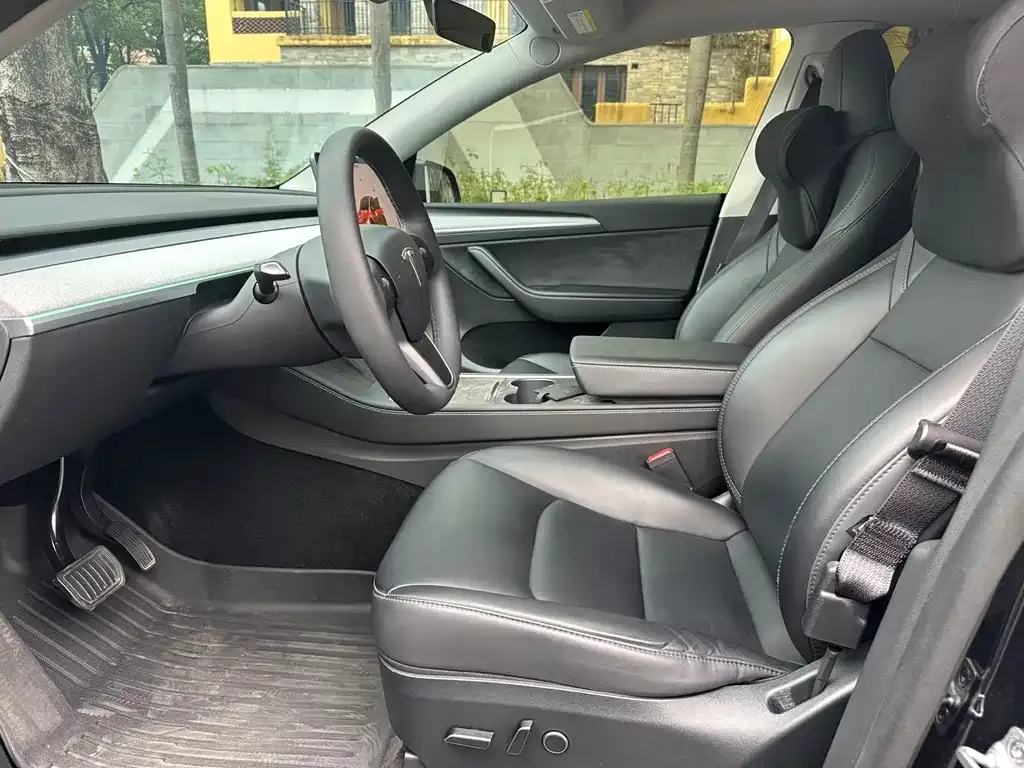 Tesla Model Y 2024 из CN, фото 5