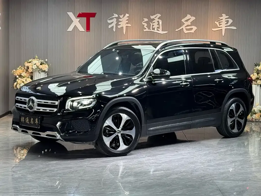 Mercedes-Benz GLB — фото 1