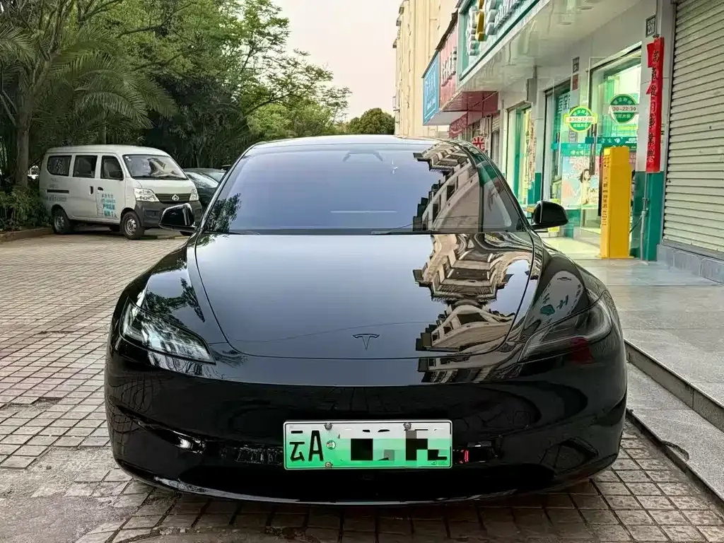 Tesla Model 3 — фото 6