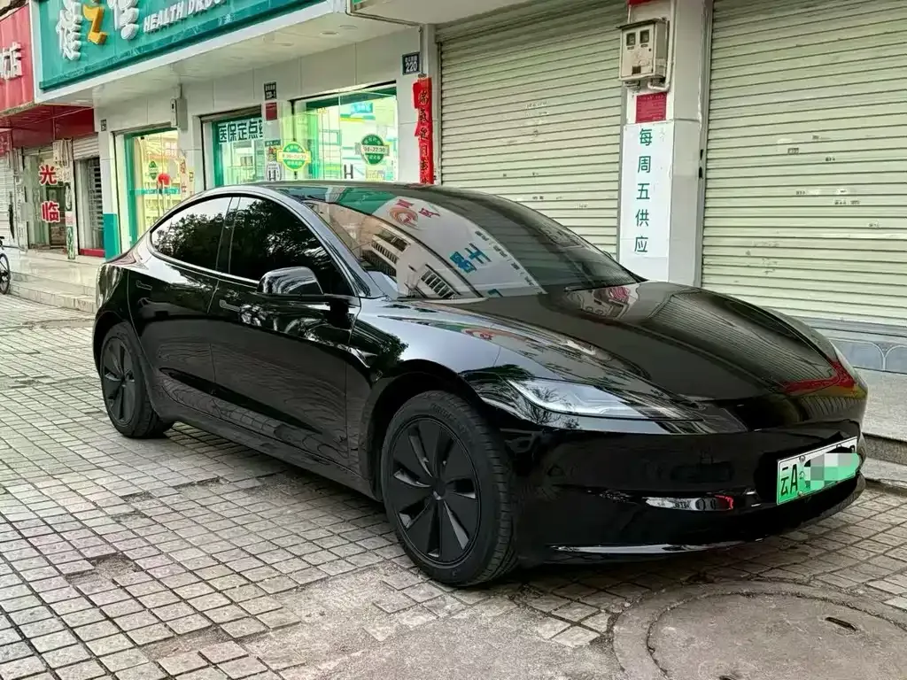 Tesla Model 3 — фото 2