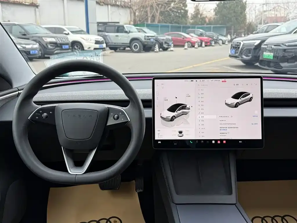 Tesla Model 3 — фото 8