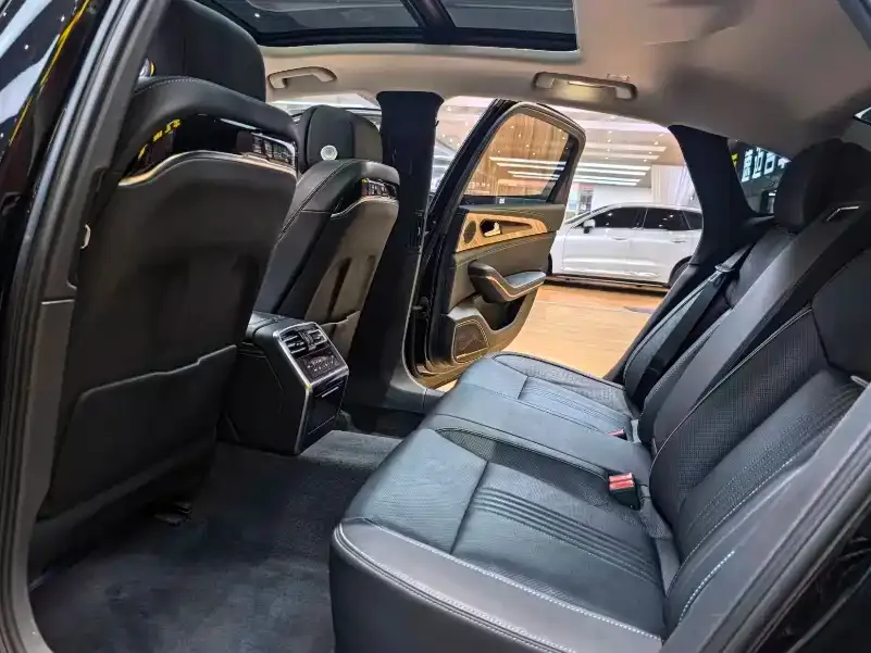 Hongqi H9 — фото 2