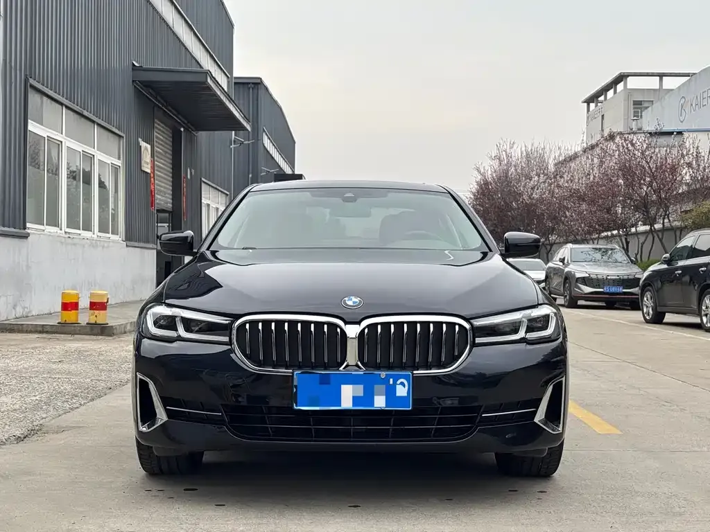 BMW 5 Series — фото 4