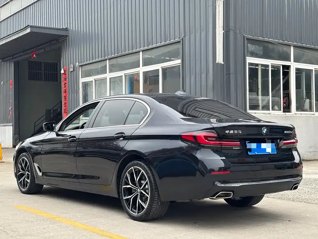 BMW 5 Series — фото 2