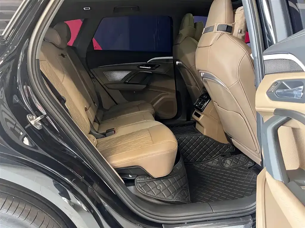 Audi Q5L 2026 из CN, фото 5